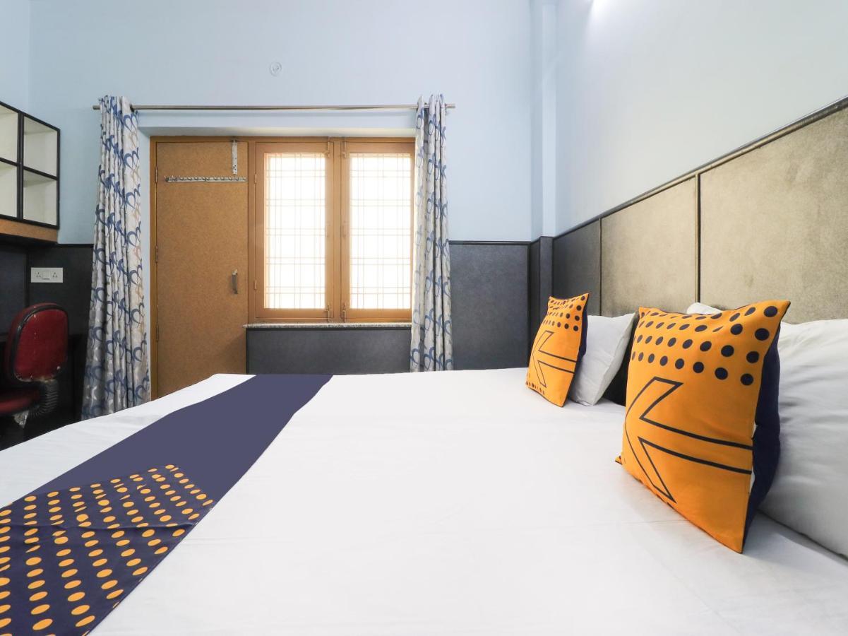 Spot On 82236 Aryan Home Stay Jhājra Kültér fotó