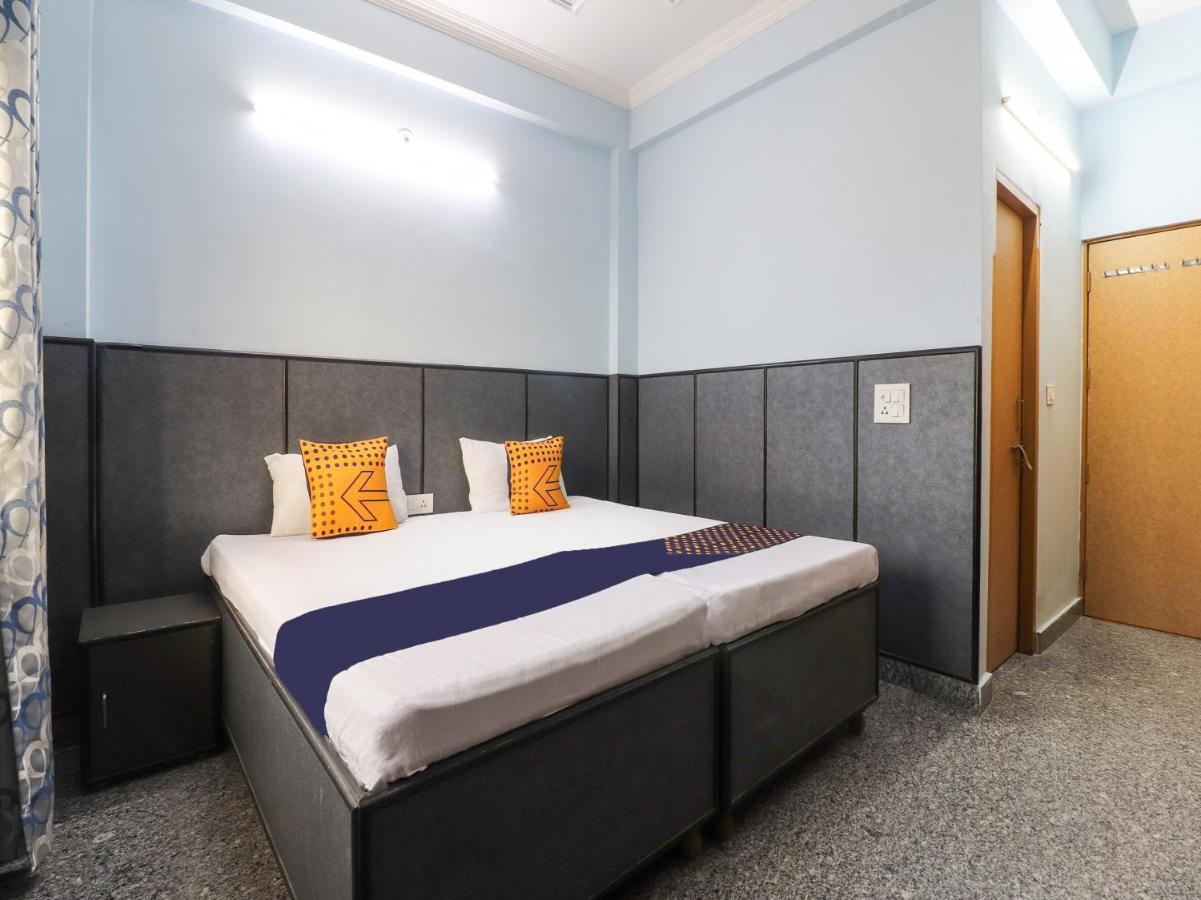 Spot On 82236 Aryan Home Stay Jhājra Kültér fotó
