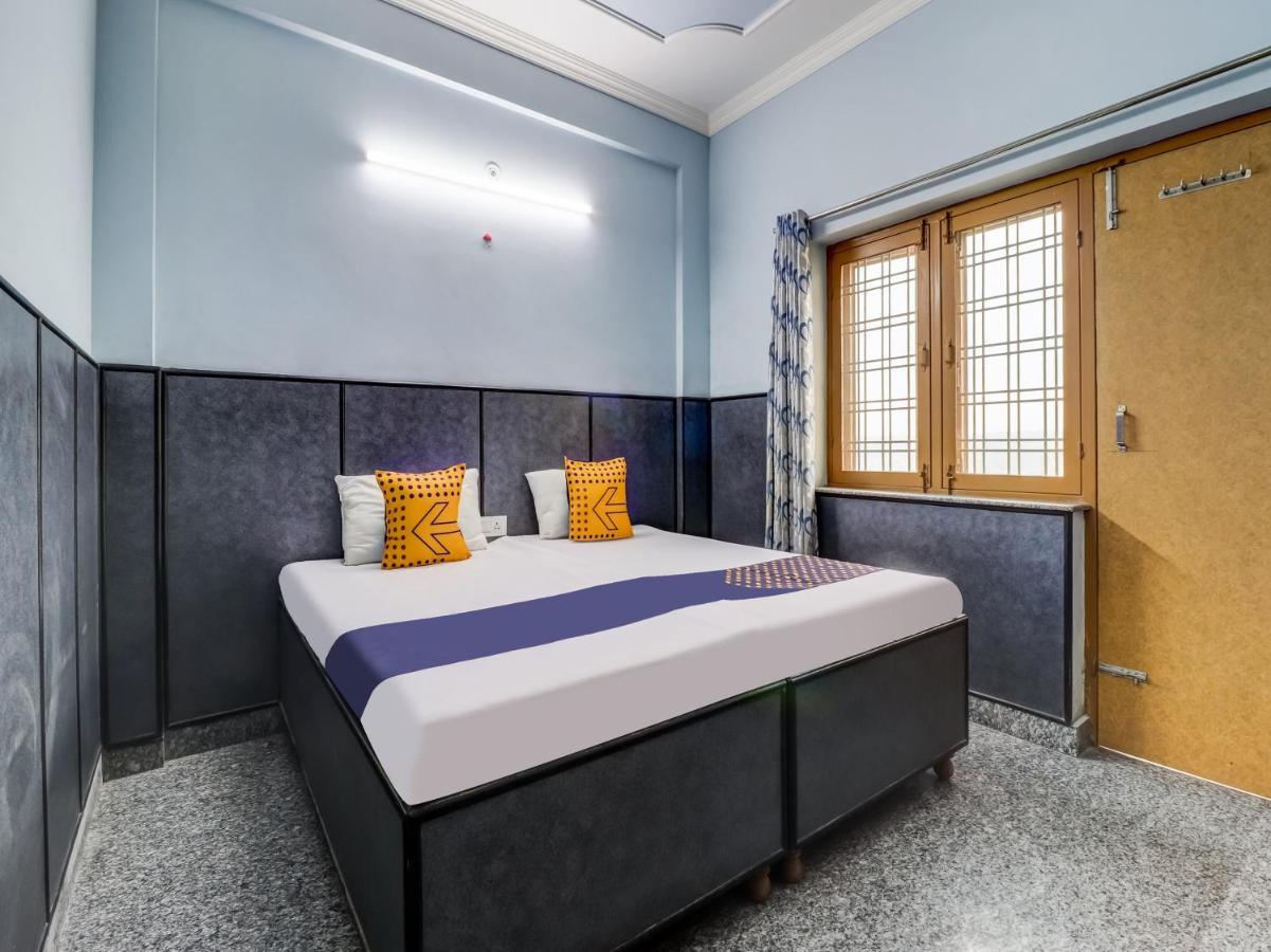 Spot On 82236 Aryan Home Stay Jhājra Kültér fotó
