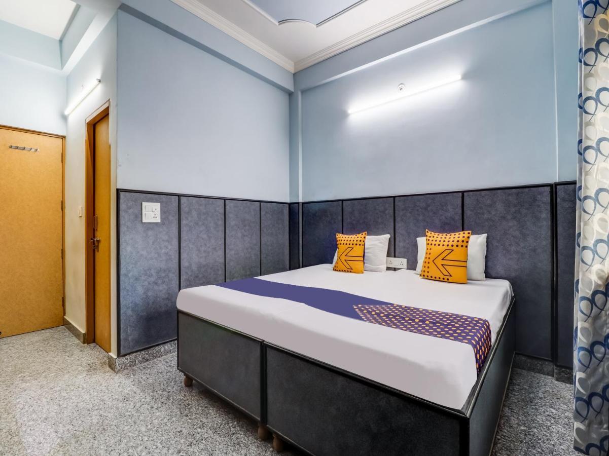Spot On 82236 Aryan Home Stay Jhājra Kültér fotó